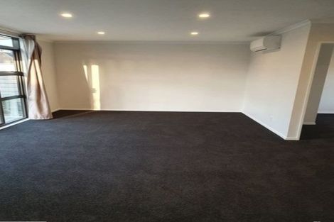Photo of property in 46 Exeter Crescent, Takaro, Palmerston North, 4412
