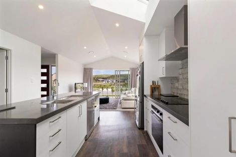 Photo of property in 15 Lincoln Road, Jacks Point, 9371