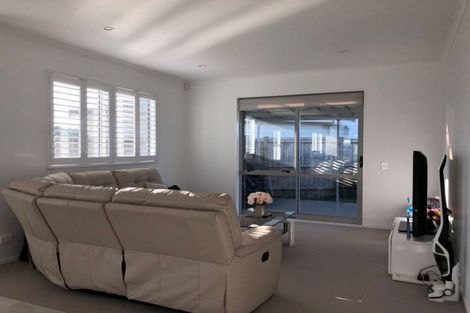Photo of property in 2 Vincent Mcgrath Crescent, Swanson, Auckland, 0614