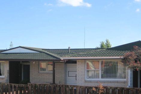 Photo of property in 2/20 Cambourne Road, Papatoetoe, Auckland, 2025