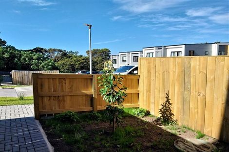 Photo of property in 26 Morihana Close, Glen Eden, Auckland, 0602