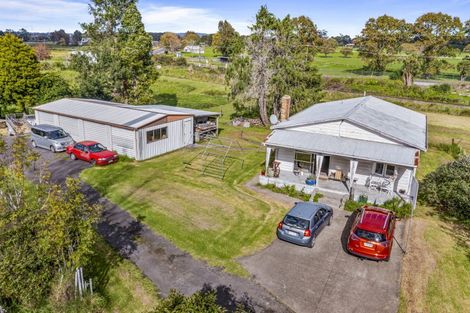Photo of property in 7 Main Road, Kumeu, 0810