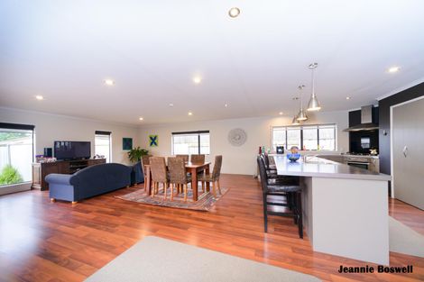 Photo of property in 9 Walnut Grove, Kelvin Grove, Palmerston North, 4414