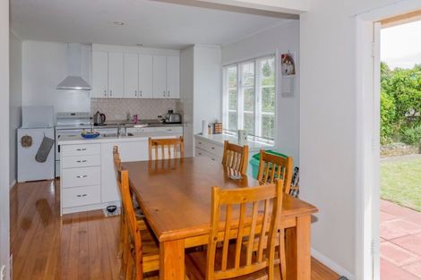 Photo of property in 95 Golf Road, Paraparaumu Beach, Paraparaumu, 5032
