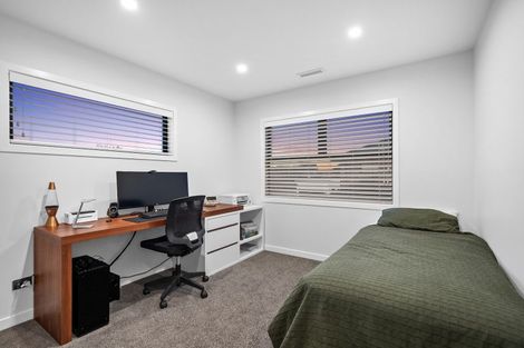 Photo of property in 2a Roland Road, Greenhithe, Auckland, 0632