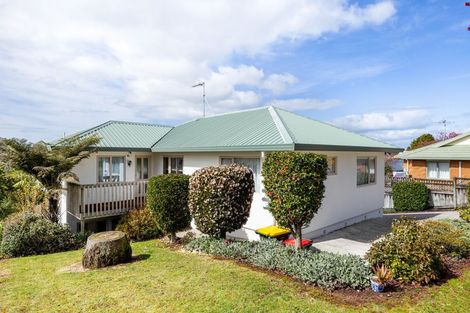 Photo of property in 7 Glenburn Place, Nawton, Hamilton, 3200