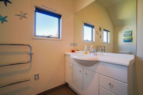 Photo of property in 9 Meadowbrook Place, Wanaka, 9305