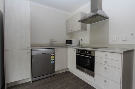 Photo of property in 33 Chiefs Court, Hamilton East, Hamilton, 3216