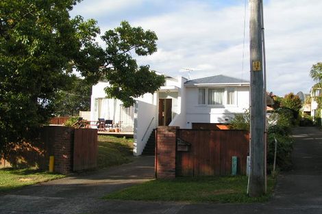 Photo of property in 2/17 Pine Ridge Terrace, Hauraki, Auckland, 0622