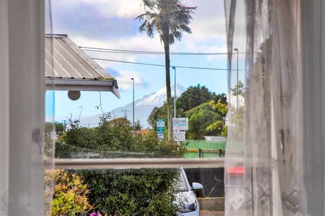 Photo of property in 3 Reid Avenue, Hawera, 4610