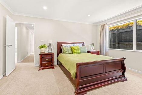 Photo of property in 6 Coote Way, Kumeu, 0810