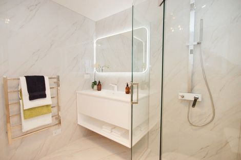 Photo of property in 16 Skulander Crescent, Orewa, 0931