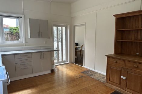 Photo of property in 37 Ara Paiwhenua, Tawa, Wellington, 5028