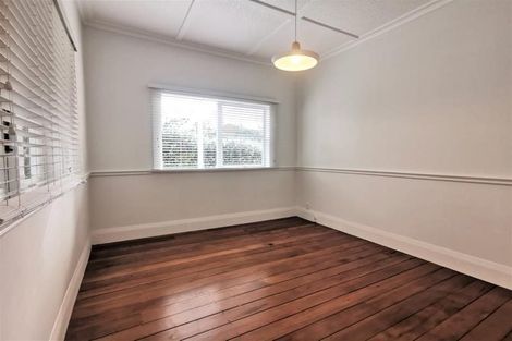 Photo of property in 46 Colonial Road, Birkenhead, Auckland, 0626