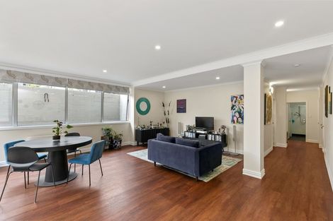 Photo of property in 1 Stowe Hill, Thorndon, Wellington, 6011