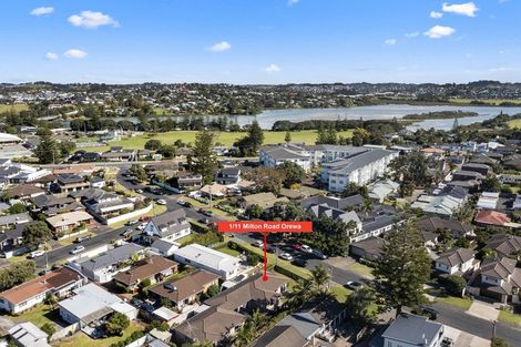 Photo of property in 1/11 Milton Road, Orewa, 0931