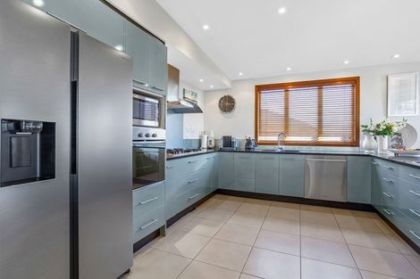 Photo of property in 8 Kawai Rise, Te Atatu Peninsula, Auckland, 0610