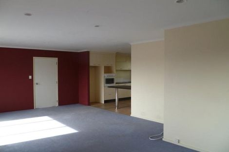 Photo of property in 17a Chesterton Terrace, Henderson, Auckland, 0612