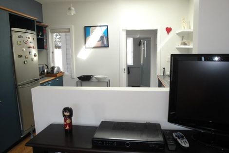 Photo of property in 25 Rua Street, Lyall Bay, Wellington, 6022