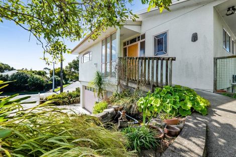 Photo of property in 64 Waiwaka Terrace, Strandon, New Plymouth, 4312