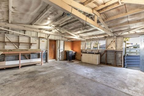 Photo of property in 17 Holloway Street, Waikiwi, Invercargill, 9810