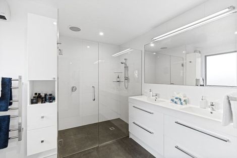 Photo of property in 208 Park Avenue, Waitarere Beach, Levin, 5510