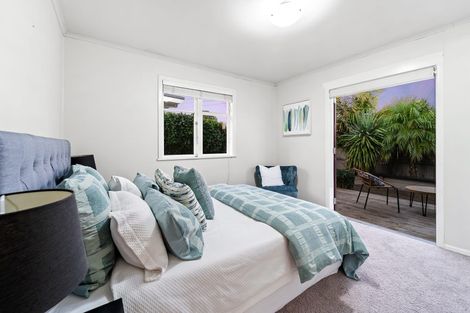 Photo of property in 1/50 Sylvan Avenue, Northcote, Auckland, 0627