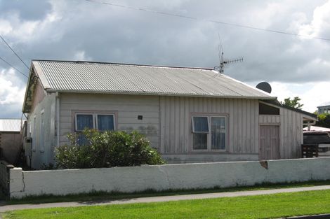 Photo of property in 17 Manuka Street, Castlecliff, Whanganui, 4501