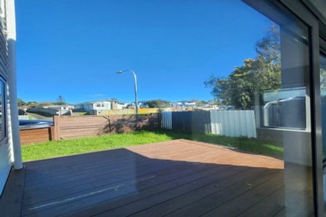 Photo of property in 74a Thompson Terrace, Manurewa, Auckland, 2102