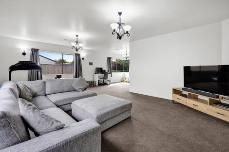 Photo of property in 3 Beech Place, Hawera, 4610