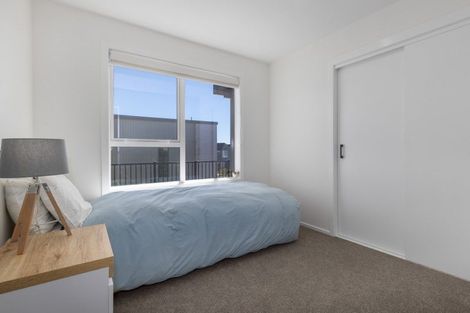Photo of property in 30 Hokioi Drive, Kenepuru, Porirua, 5022