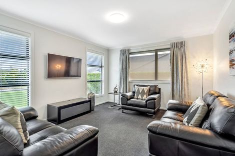 Photo of property in 15 Piwakawaka Drive, Stoke, Nelson, 7011