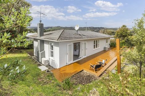 Photo of property in 9 Lane Crescent, Tawa, Wellington, 5028