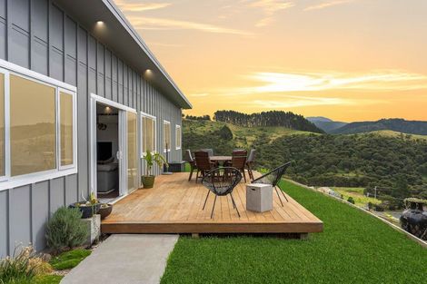 Photo of property in 16 Manatu Close, Whangamata, 3691