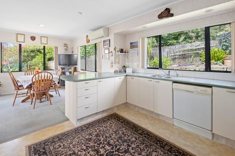 Photo of property in 35 Yorke Road, Haruru, 0204