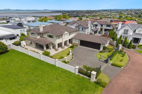 Photo of property in 22 Bluefin Way, West Harbour, Auckland, 0618