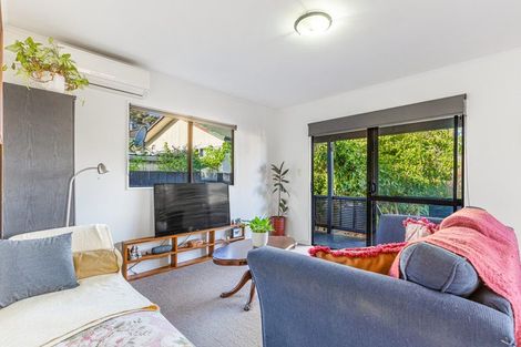 Photo of property in 6 Peterhouse Place, West Harbour, Auckland, 0618