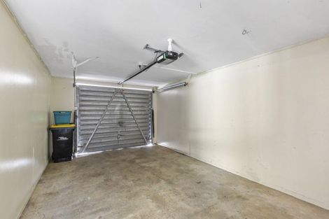 Photo of property in 15f1 Bloomsbury Grove, Newlands, Wellington, 6037