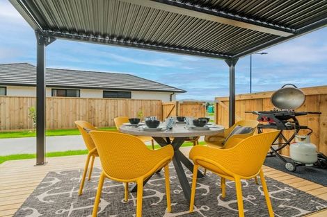Photo of property in 15 Palm Drive, Whitianga, 3510