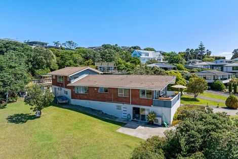 Photo of property in 121 Pacific Parade, Army Bay, Whangaparaoa, 0930