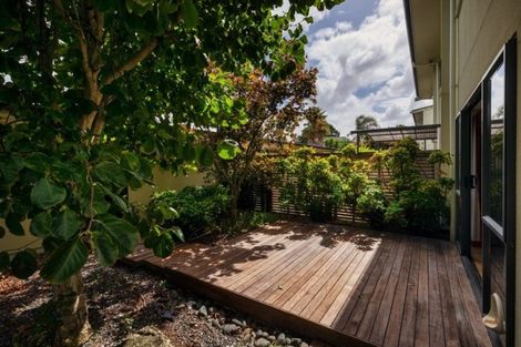 Photo of property in 76 Gunner Drive, Te Atatu Peninsula, Auckland, 0610
