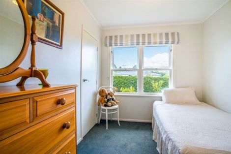 Photo of property in 33 Marsh Avenue, Forrest Hill, Auckland, 0620