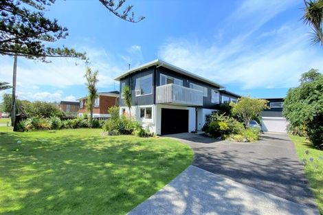Photo of property in 1/29 Rangitoto Terrace, Milford, Auckland, 0620