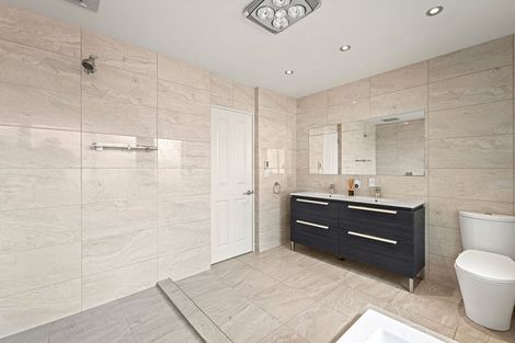 Photo of property in 1 Henridge Place, Avonhead, Christchurch, 8042