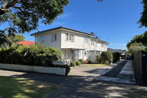 Photo of property in 33 Pahiatua Street, Hokowhitu, Palmerston North, 4410