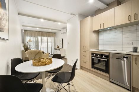 Photo of property in 11 East Street, Papakura, 2110