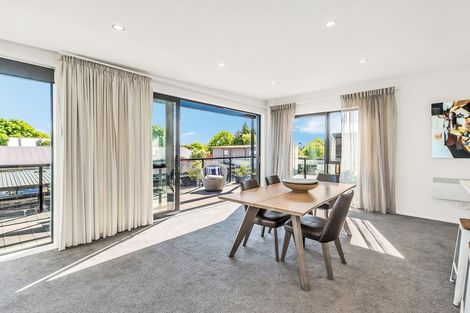 Photo of property in 4/275 Kilmore Street, Christchurch Central, Christchurch, 8011