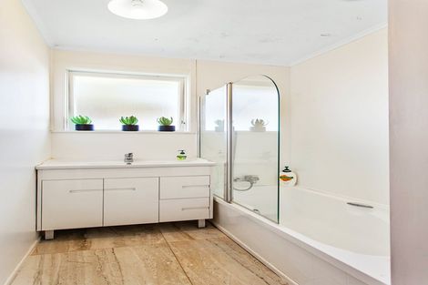 Photo of property in 8 Lympne Lane, Mangere, Auckland, 2022