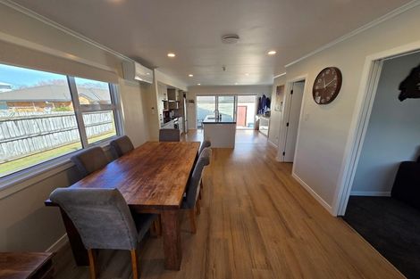 Photo of property in 11 Truby King Street, Merrilands, New Plymouth, 4312