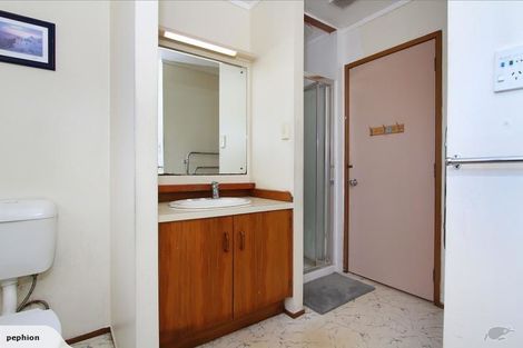 Photo of property in 4/20 Reid Road, New Lynn, Auckland, 0600